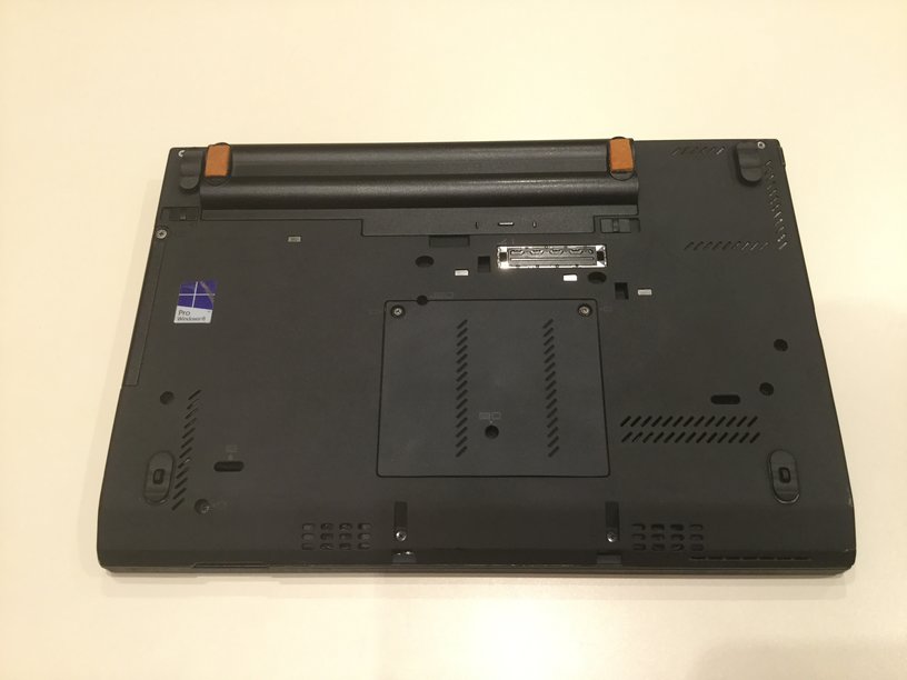 Lenovo ThinkPad X230 ゴム足の補修（簡易修理）その2 画像2